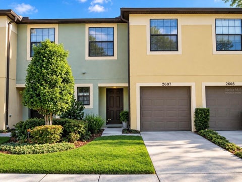 Photo of 2607 Oleander Lakes Dr, Brandon, FL 33511 (MLS # O6447720)