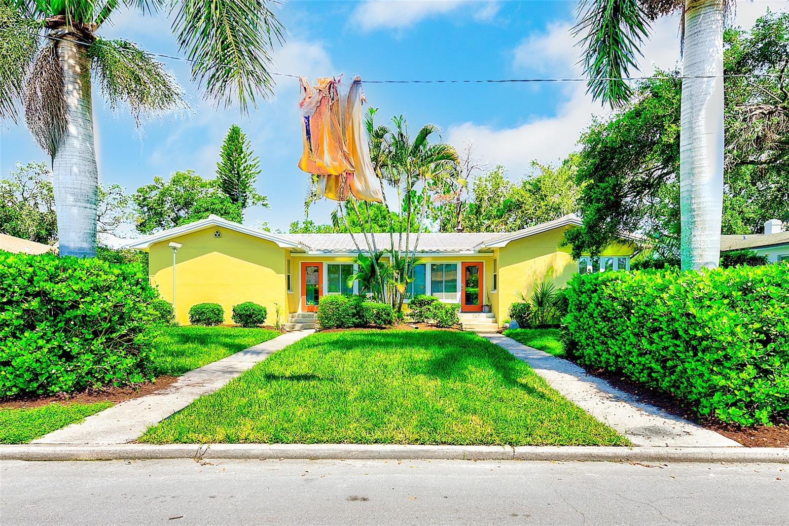 240-242 MATEO WAY NE