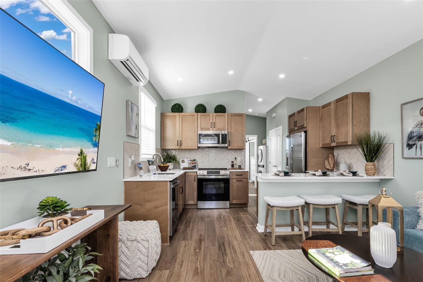 SOLANA COTTAGE RESORT - Residential