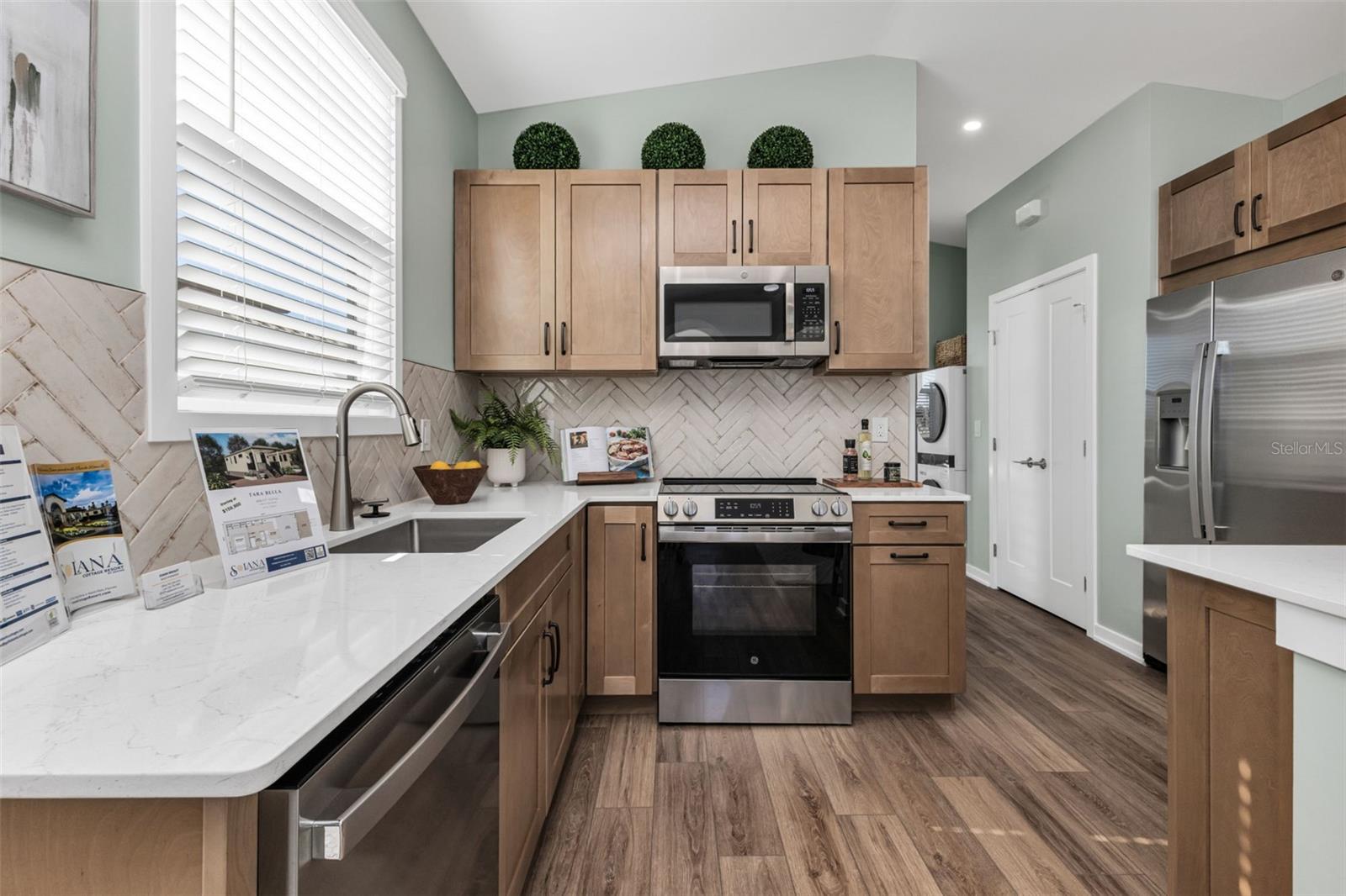 SOLANA COTTAGE RESORT - Residential