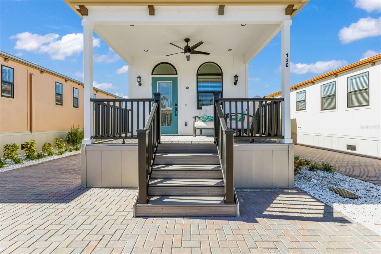 SOLANA COTTAGE RESORT - Residential