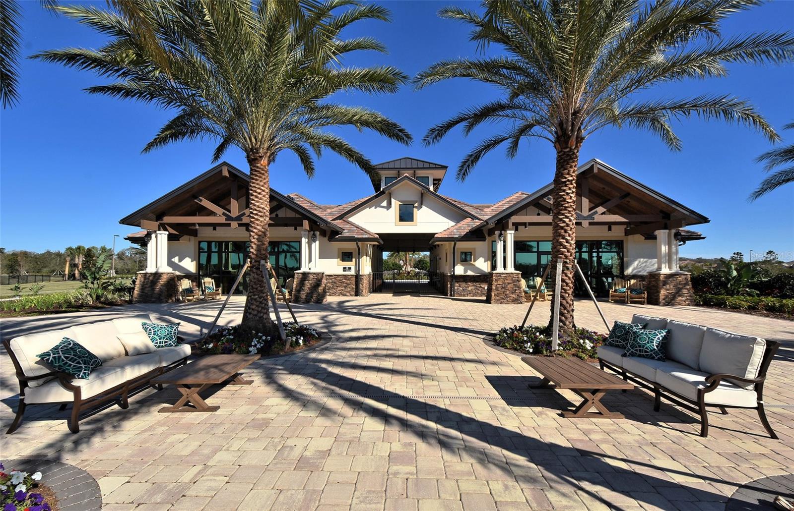 COUNTRY CLUB EAST AT LAKEWD RNCH VV2 - Residential