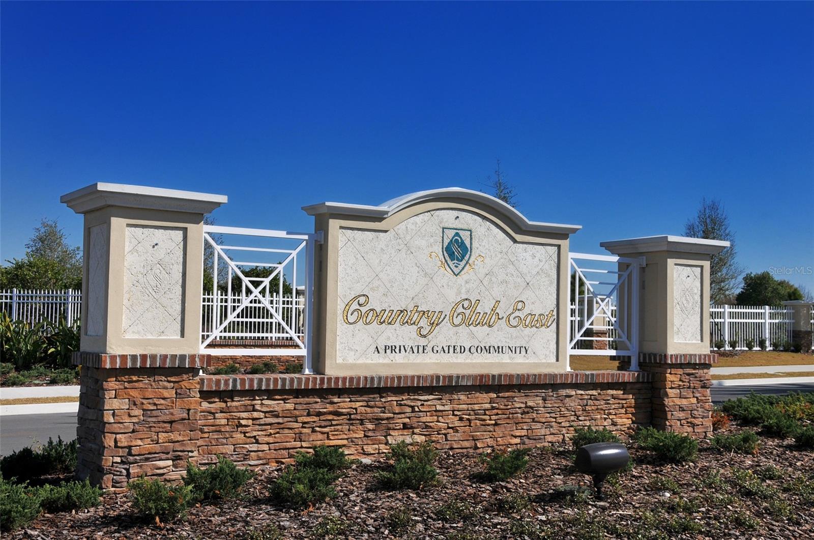 COUNTRY CLUB EAST AT LAKEWD RNCH VV2 - Residential