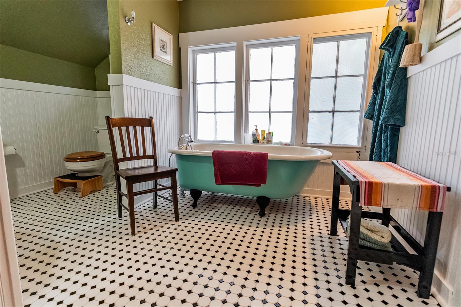 RICHS ADD DELAND BK L PG 688 - Residential