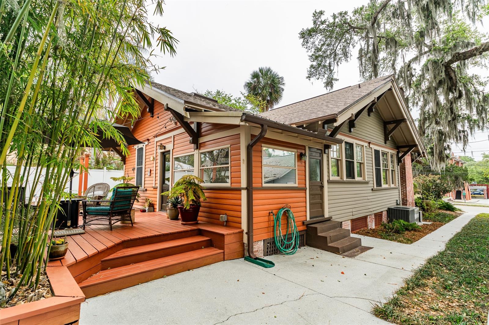 RICHS ADD DELAND BK L PG 688 - Residential