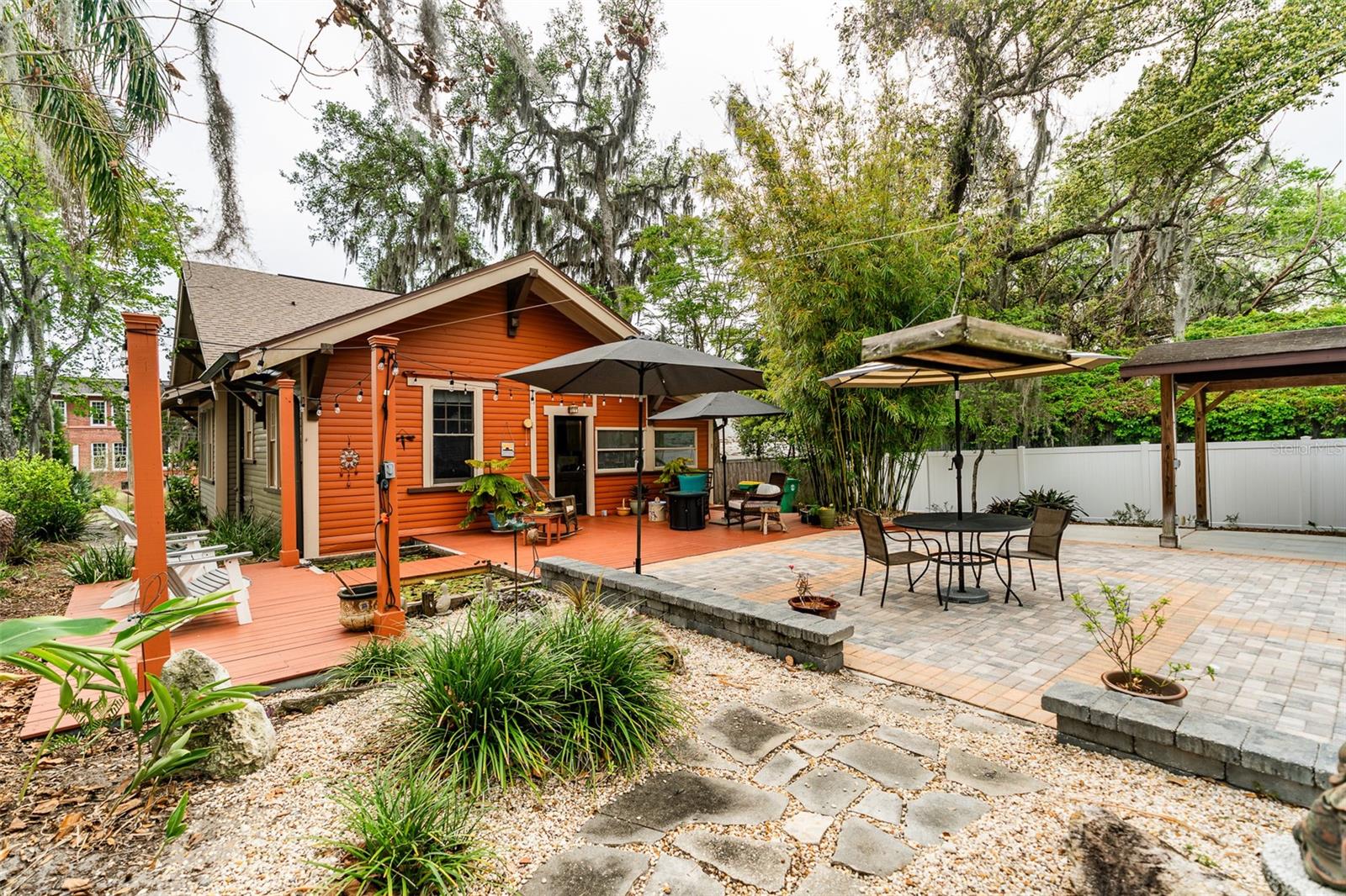 RICHS ADD DELAND BK L PG 688 - Residential