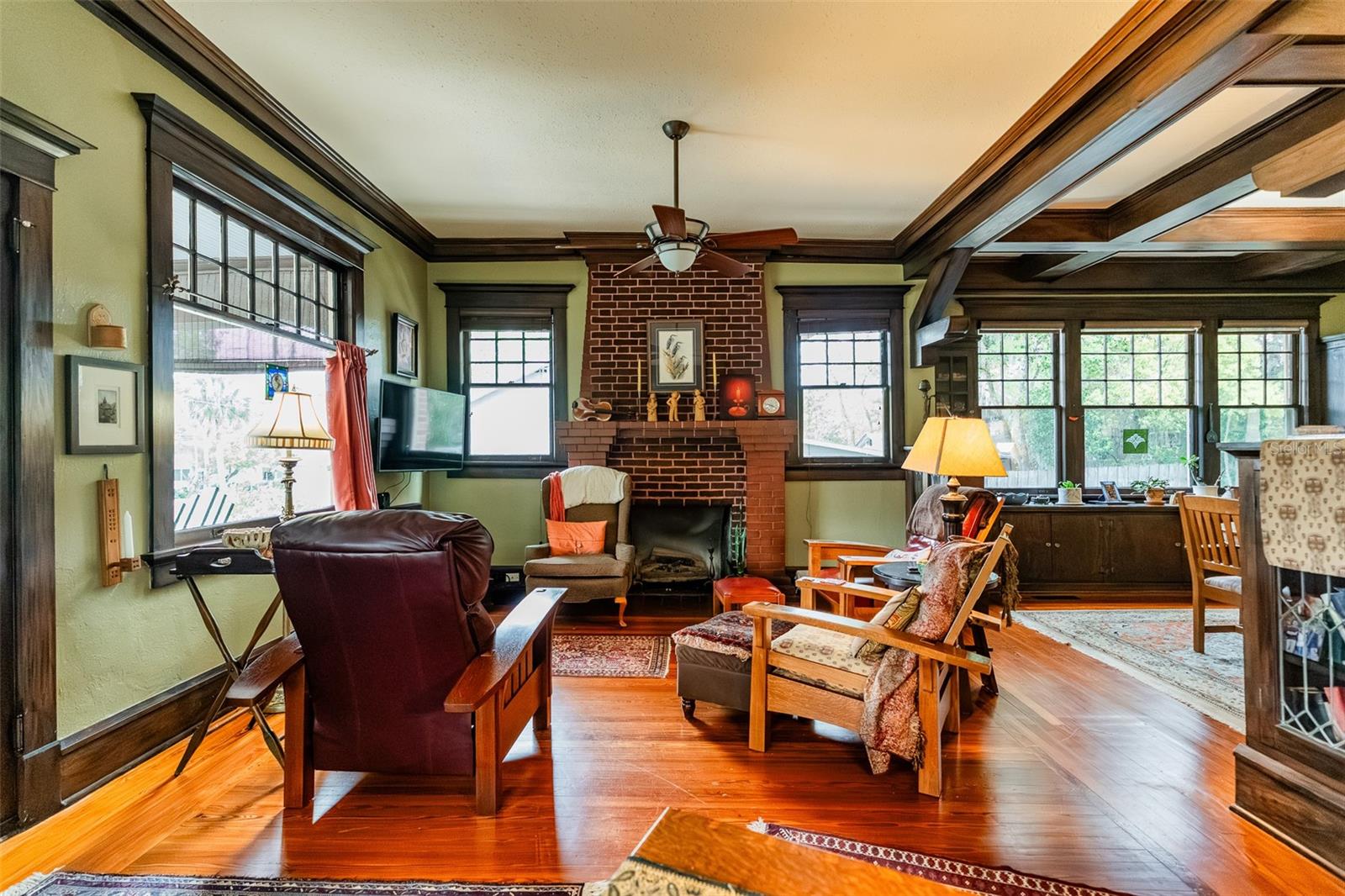 341 W WISCONSIN AVENUE