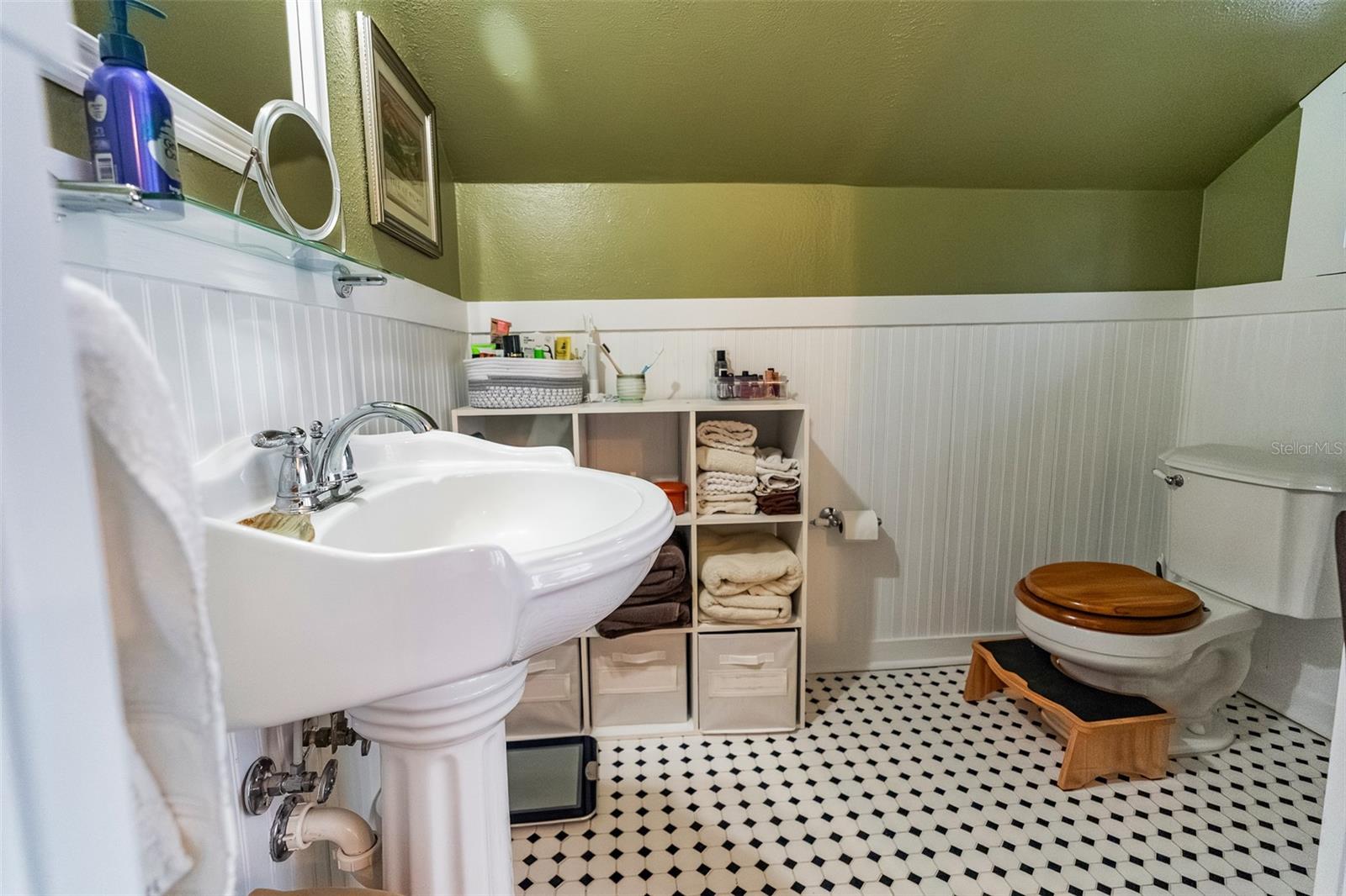 RICHS ADD DELAND BK L PG 688 - Residential