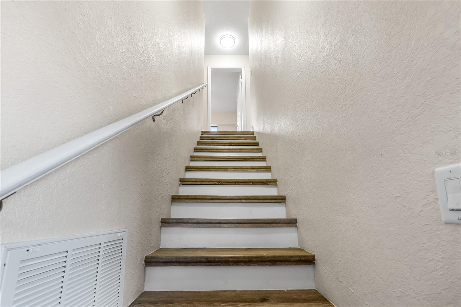 TOWNHOMES OF LAKE SEMINOLE - Residential
