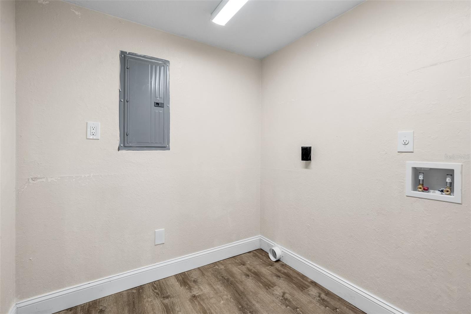 TOWNHOMES OF LAKE SEMINOLE - Residential