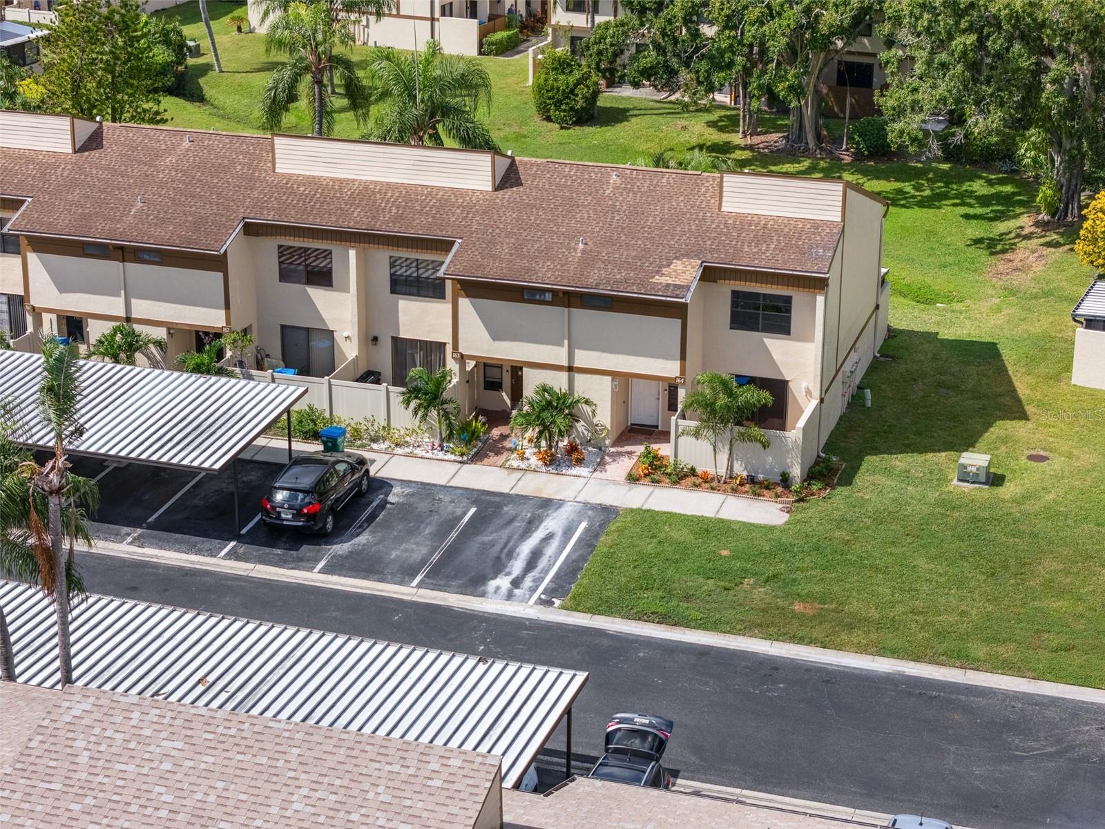TOWNHOMES OF LAKE SEMINOLE - Residential