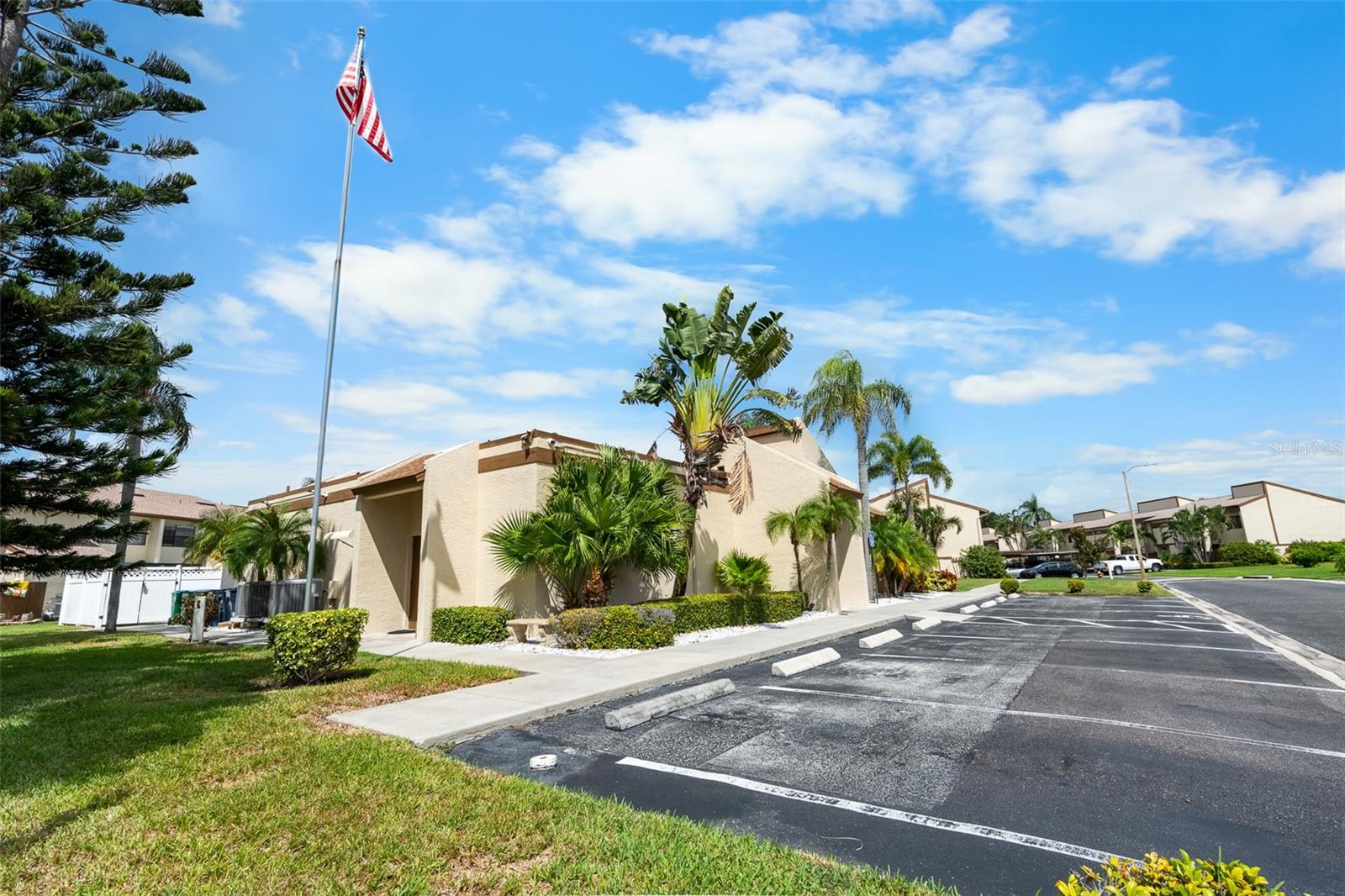 TOWNHOMES OF LAKE SEMINOLE - Residential