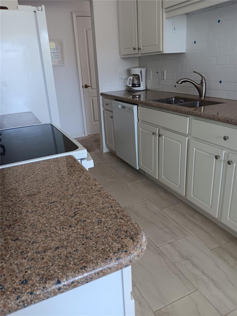 AUBURN LAKES - Residential