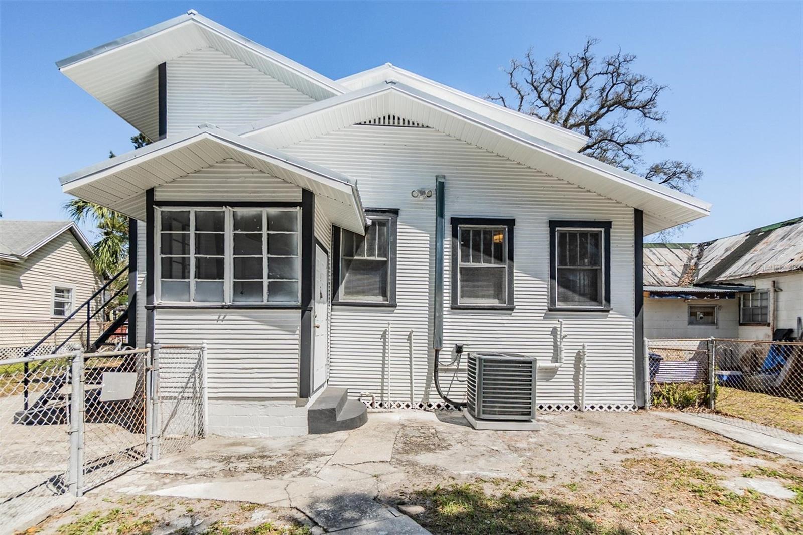2914 N 10TH STREET