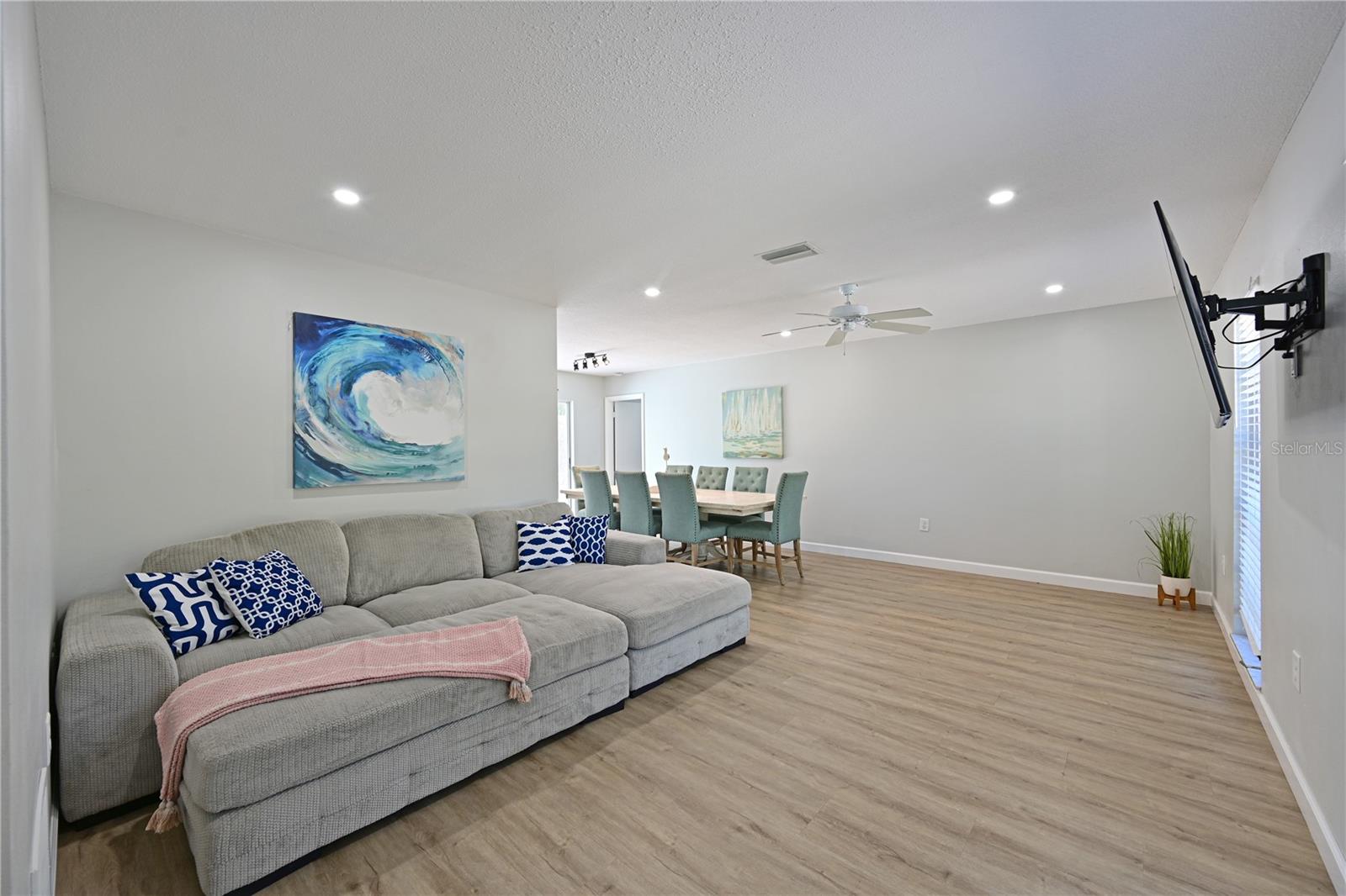 1133 MONTEZUMA DRIVE