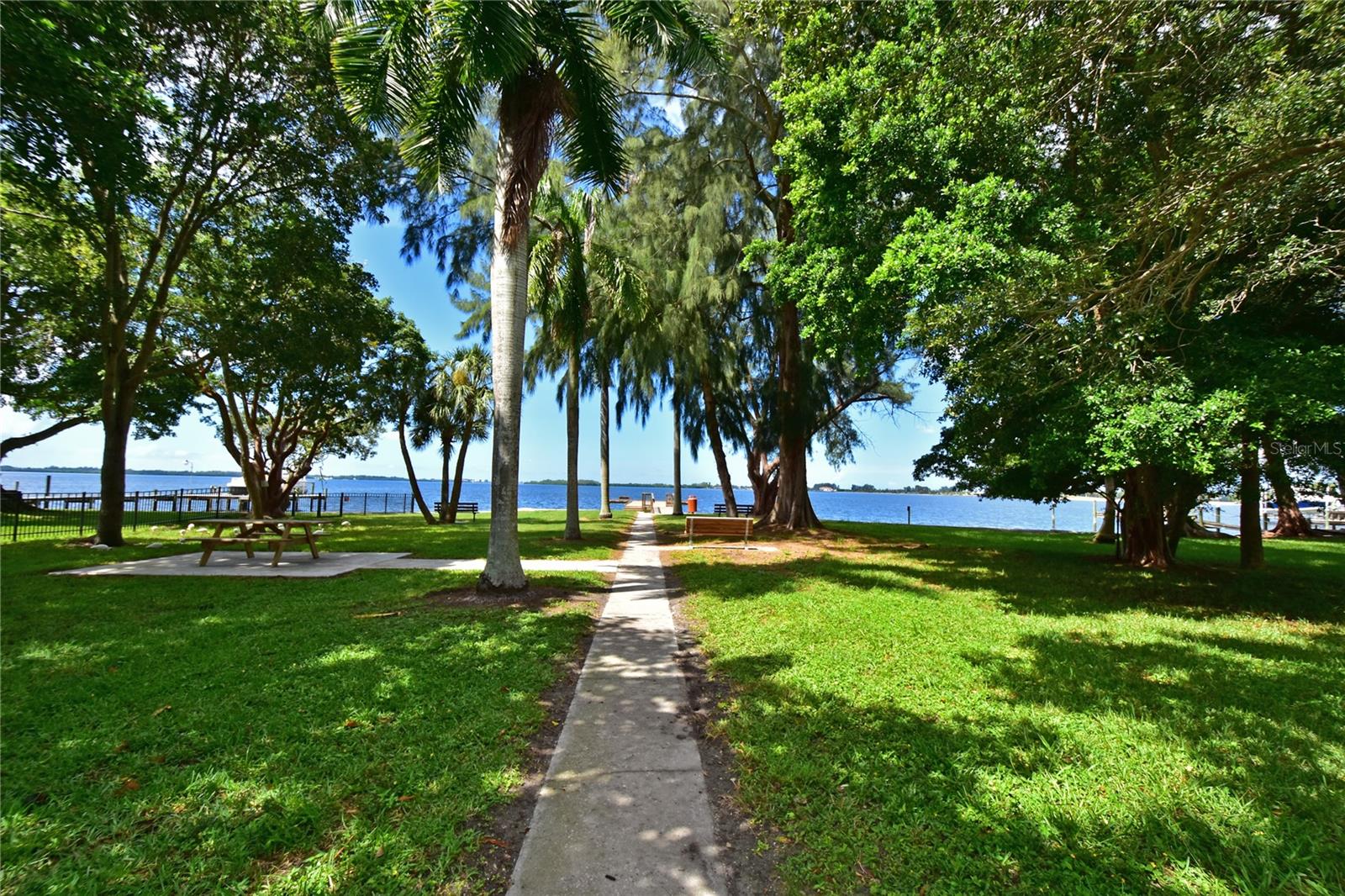 PALMA SOLA PARK REP - Residential
