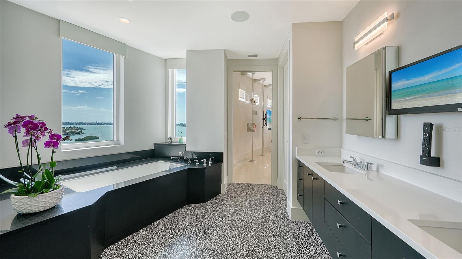 624 PALM CONDOMINIUM - Residential