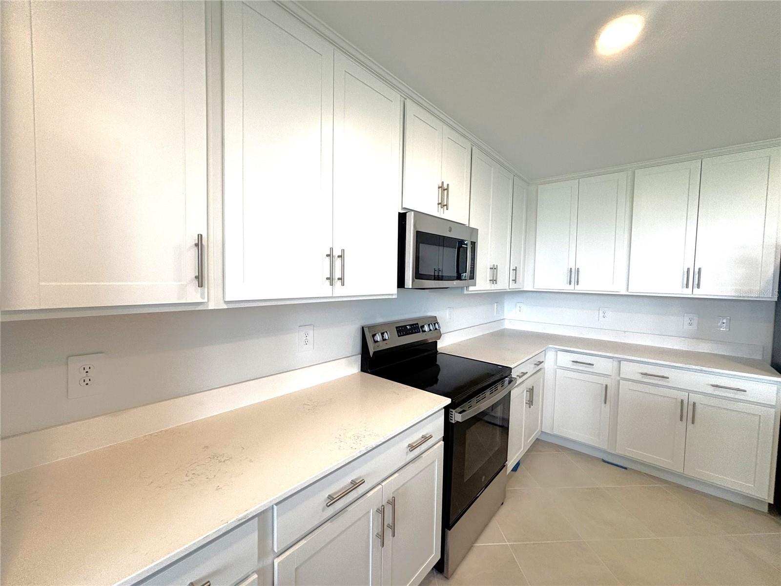 WELLEN GOLF & COUNTRY CLUB - Residential Lease