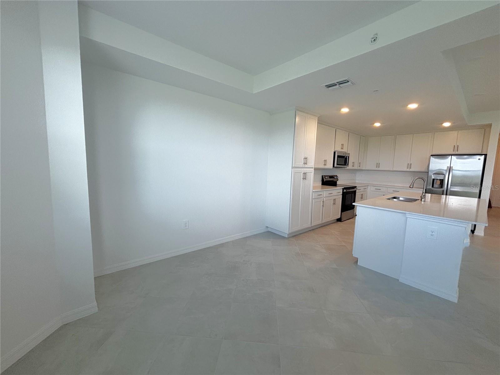 WELLEN GOLF & COUNTRY CLUB - Residential Lease