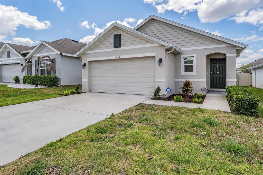 Photo of 38400 Sonnet Landing Avenue, Zephyrhills, FL 33540 (MLS # TB8500003)