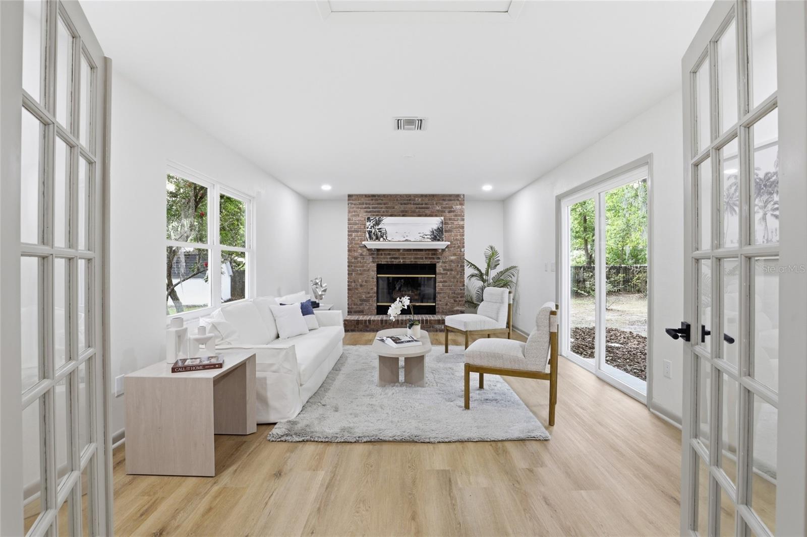 NORTHWOOD OAKS - Residential