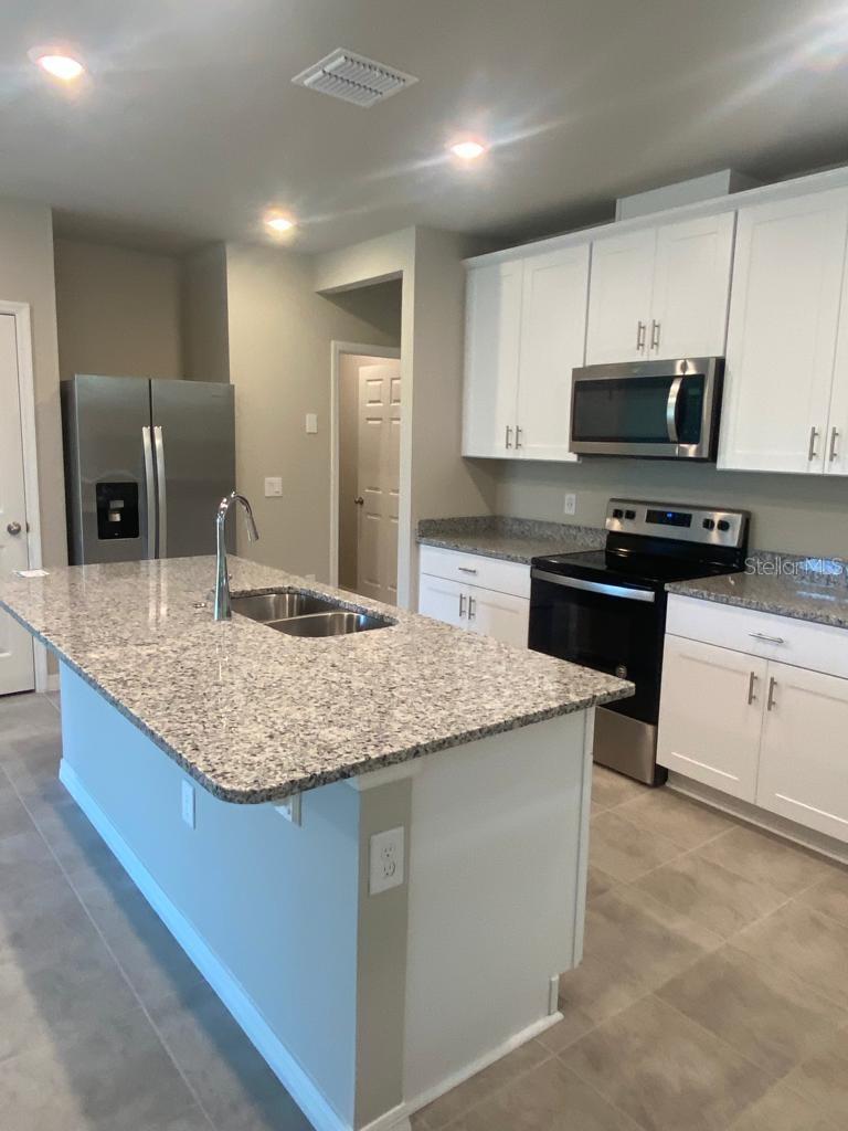 PRAIRIE MEADOWS - Residential Lease