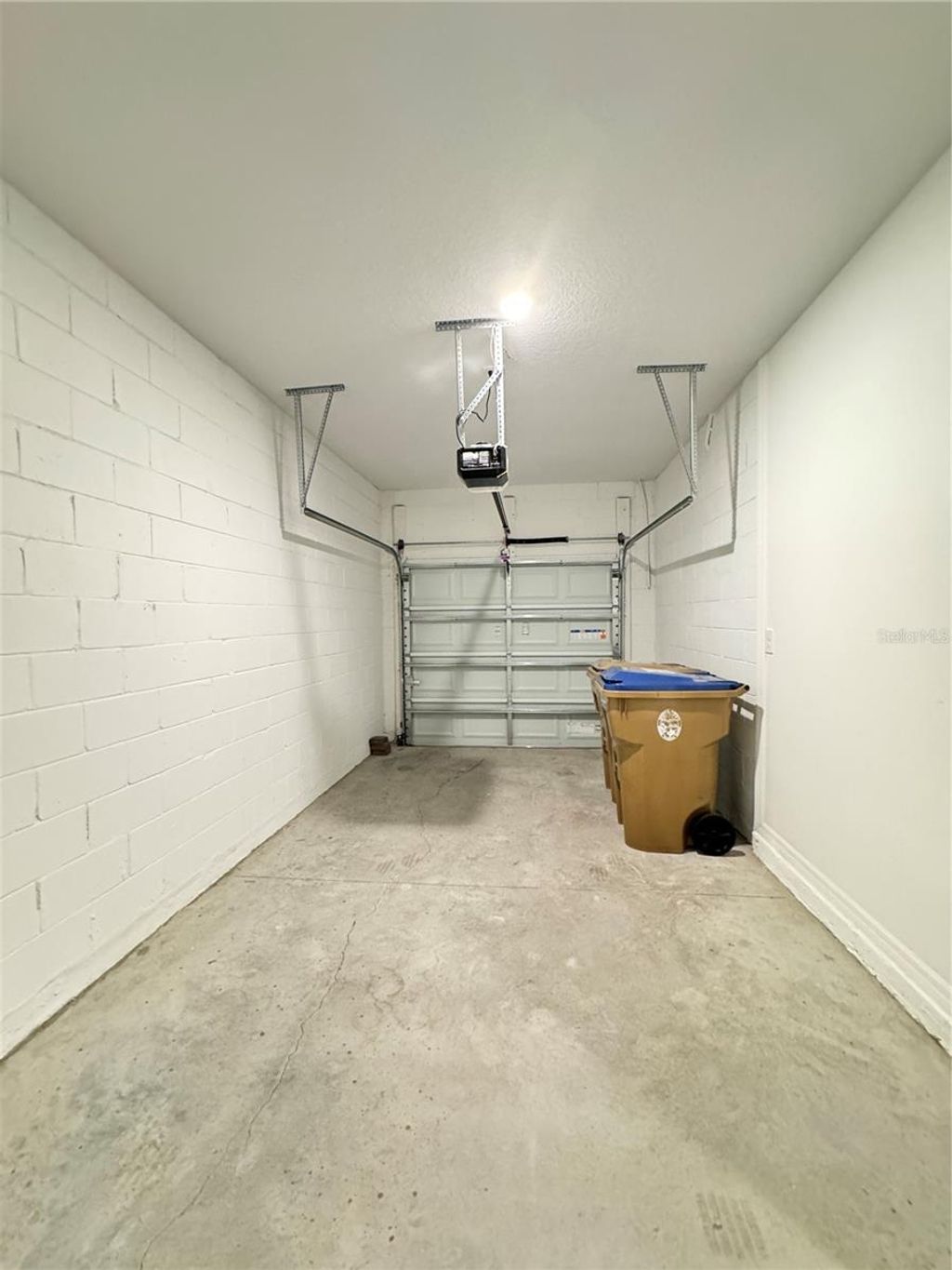 Photo of 1304 Drake Ridge Drive, Kissimmee, FL 34744 (MLS # S5147737)