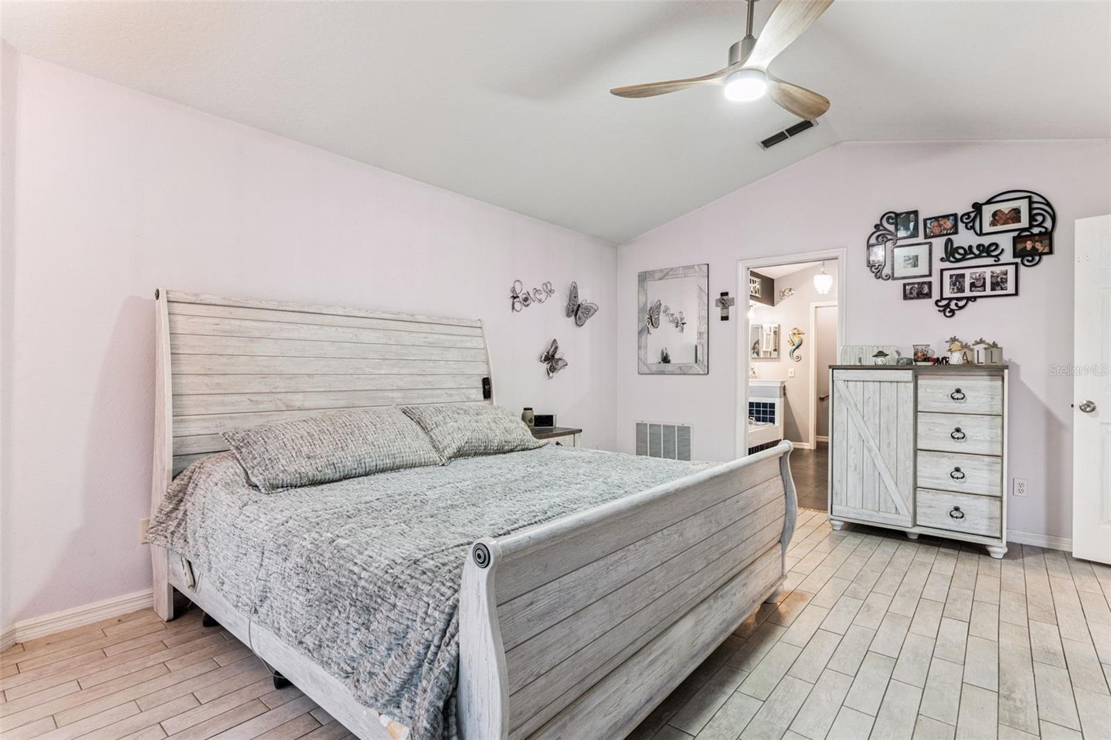 DEBARY WOODS UNIT 02 - Residential