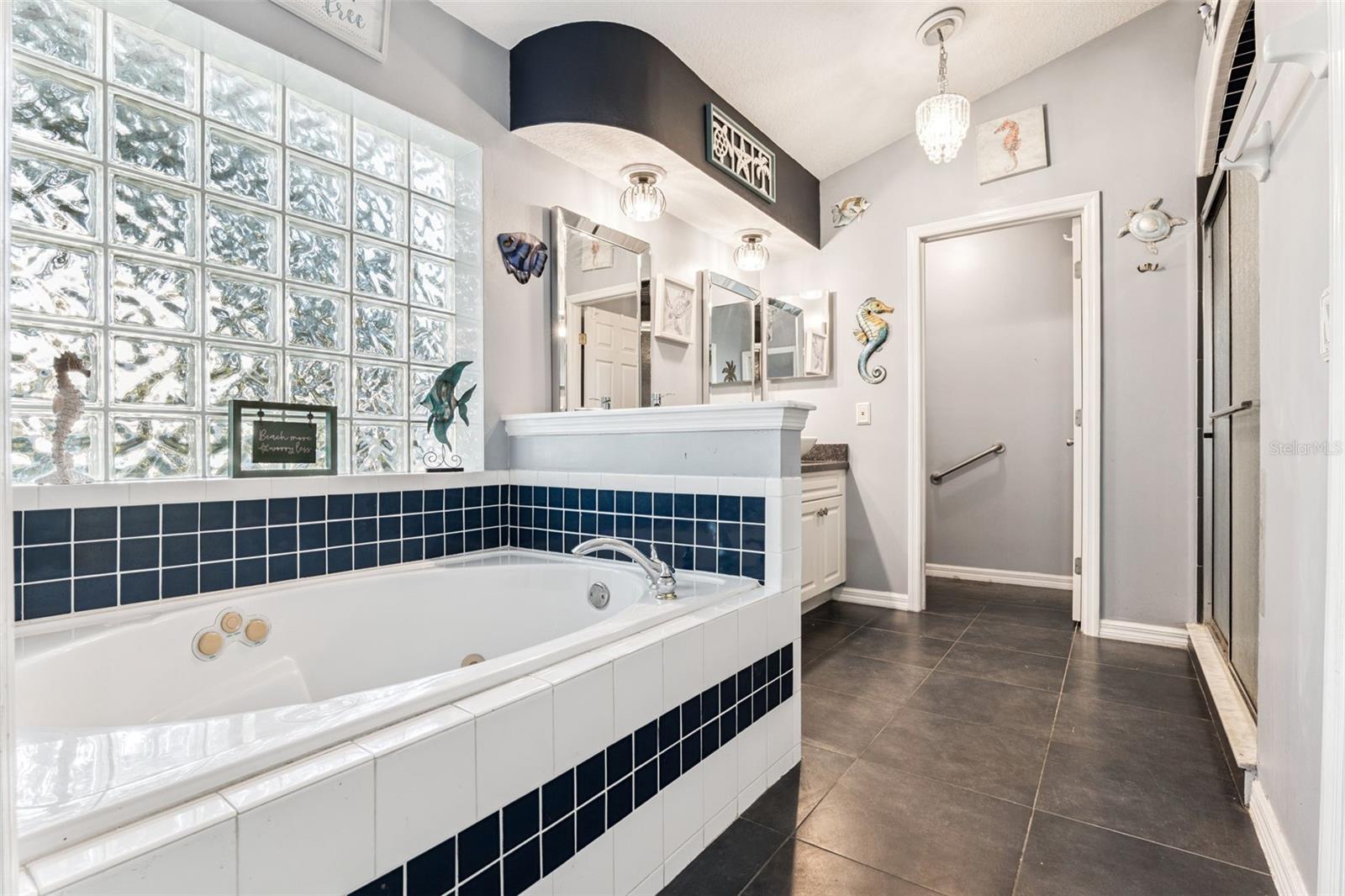 DEBARY WOODS UNIT 02 - Residential