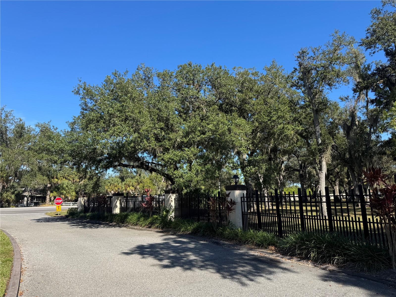 OAKS 04 - Residential