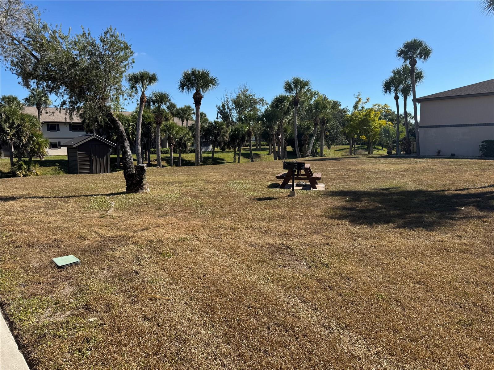 OAKS 04 - Residential