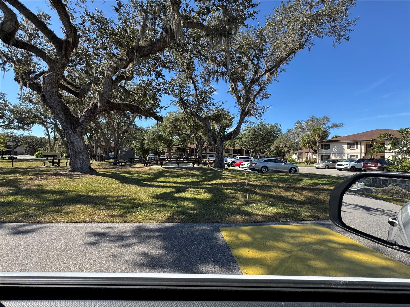 OAKS 04 - Residential