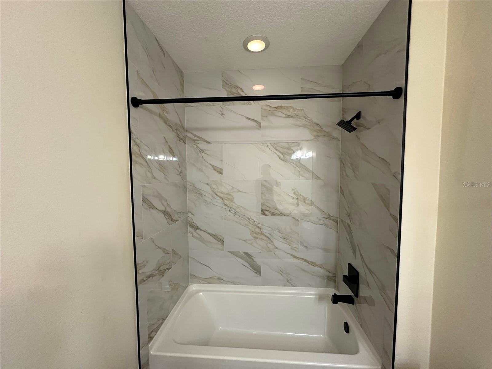 ARTISAN CLUB CONDO PH 2 - Residential Lease