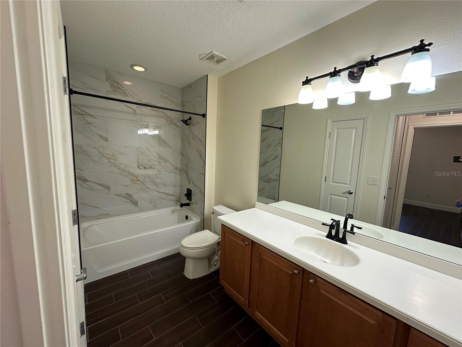 ARTISAN CLUB CONDO PH 2 - Residential Lease