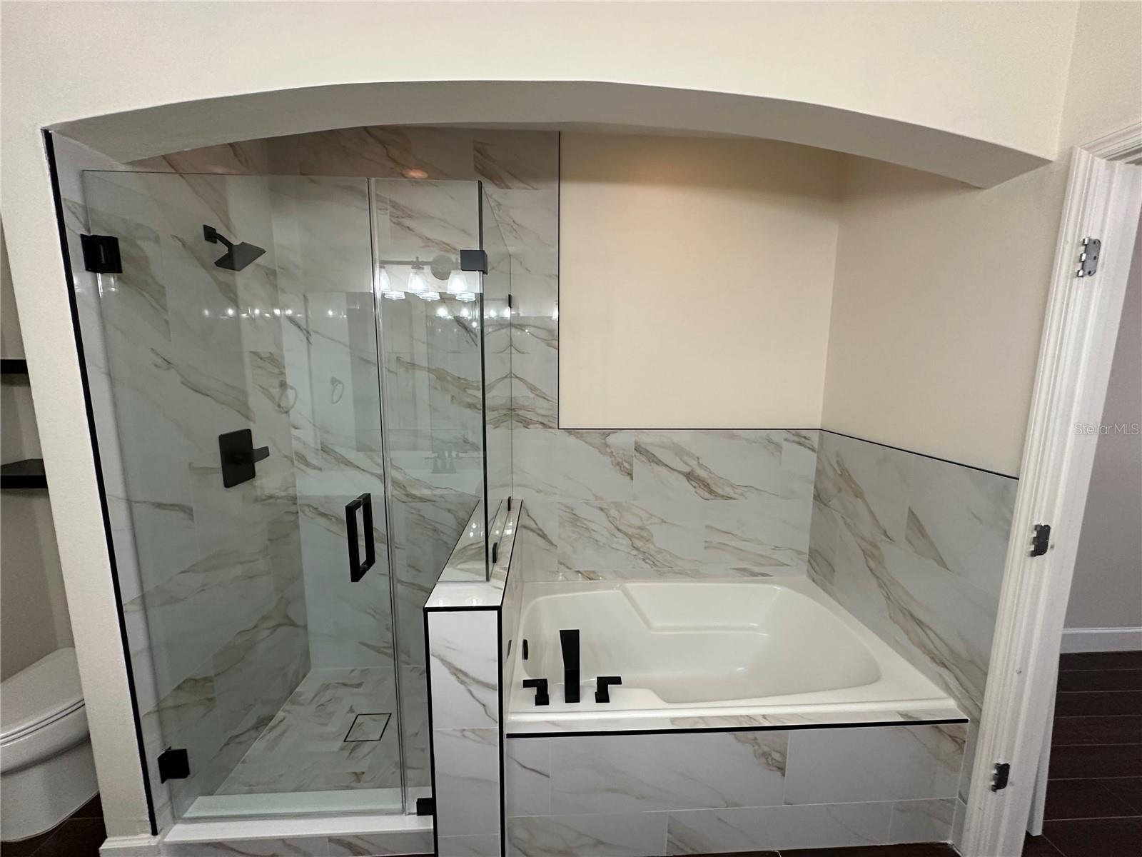 ARTISAN CLUB CONDO PH 2 - Residential Lease