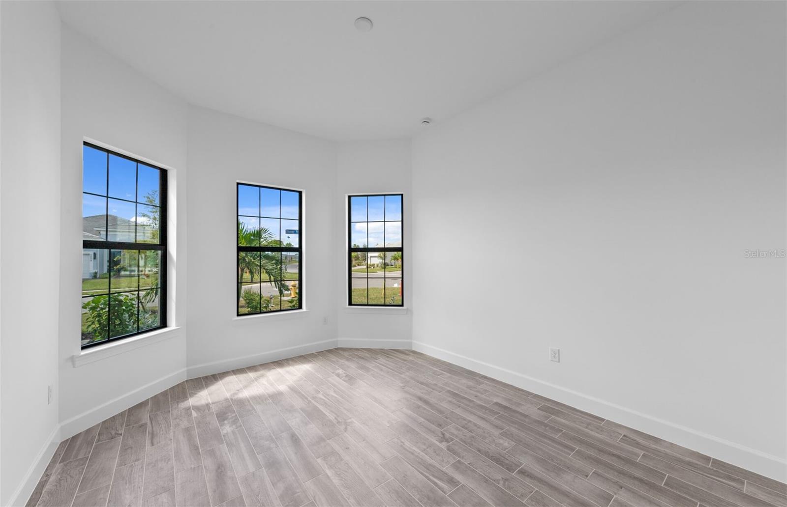 5003 STONEY POINT GLEN