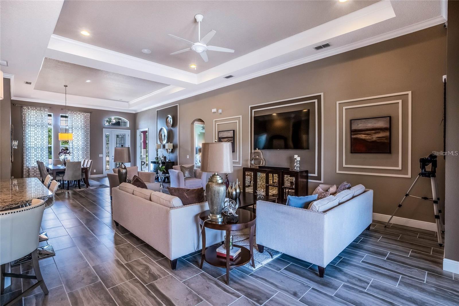 HEATHROW COUNTRY ESTATE - Residential