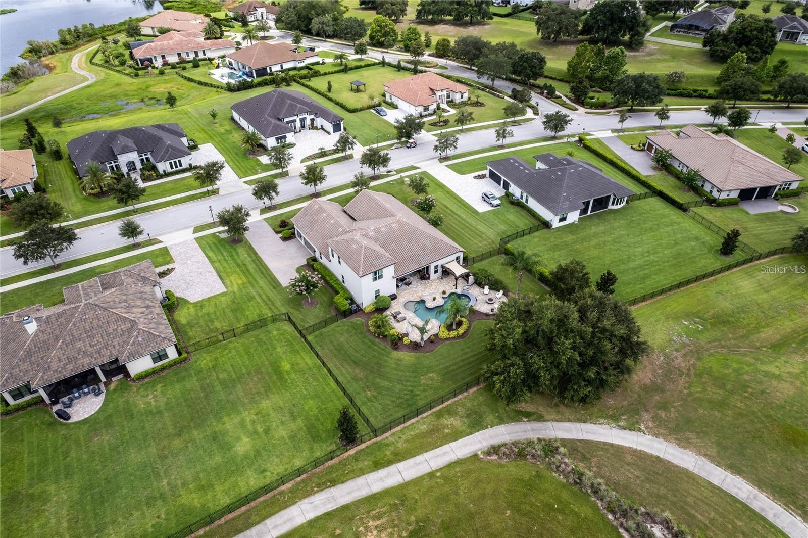 HEATHROW COUNTRY ESTATE - Residential