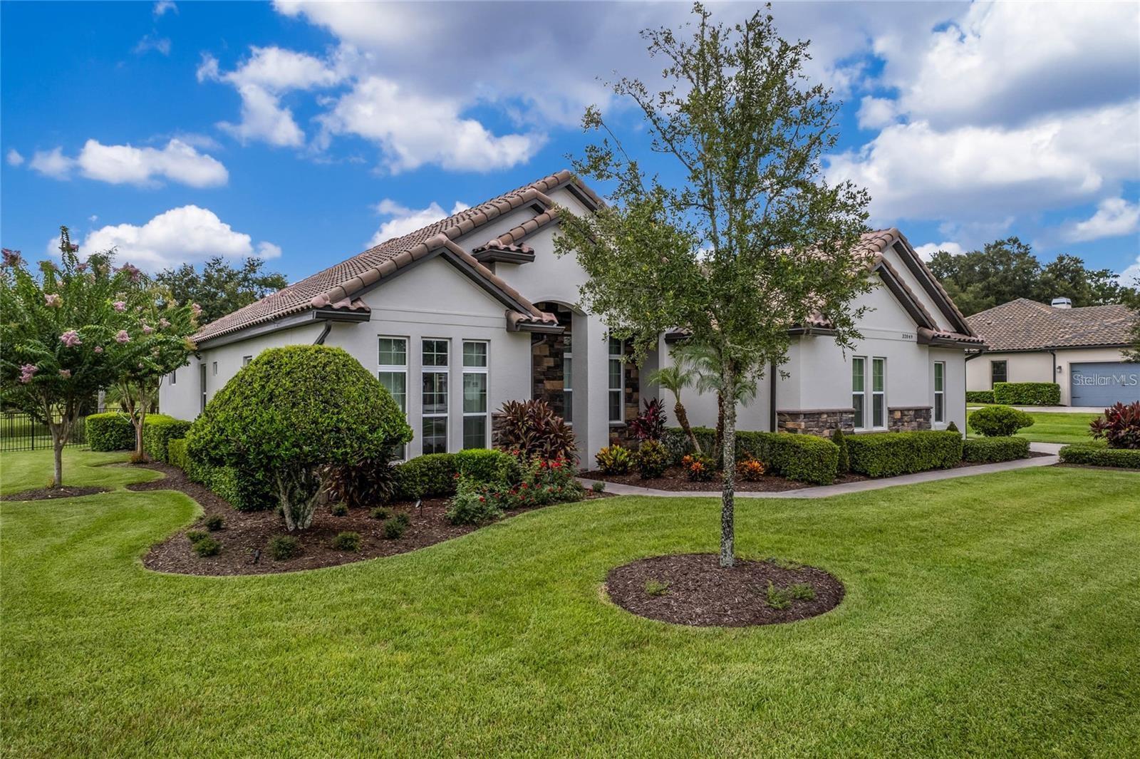 HEATHROW COUNTRY ESTATE - Residential