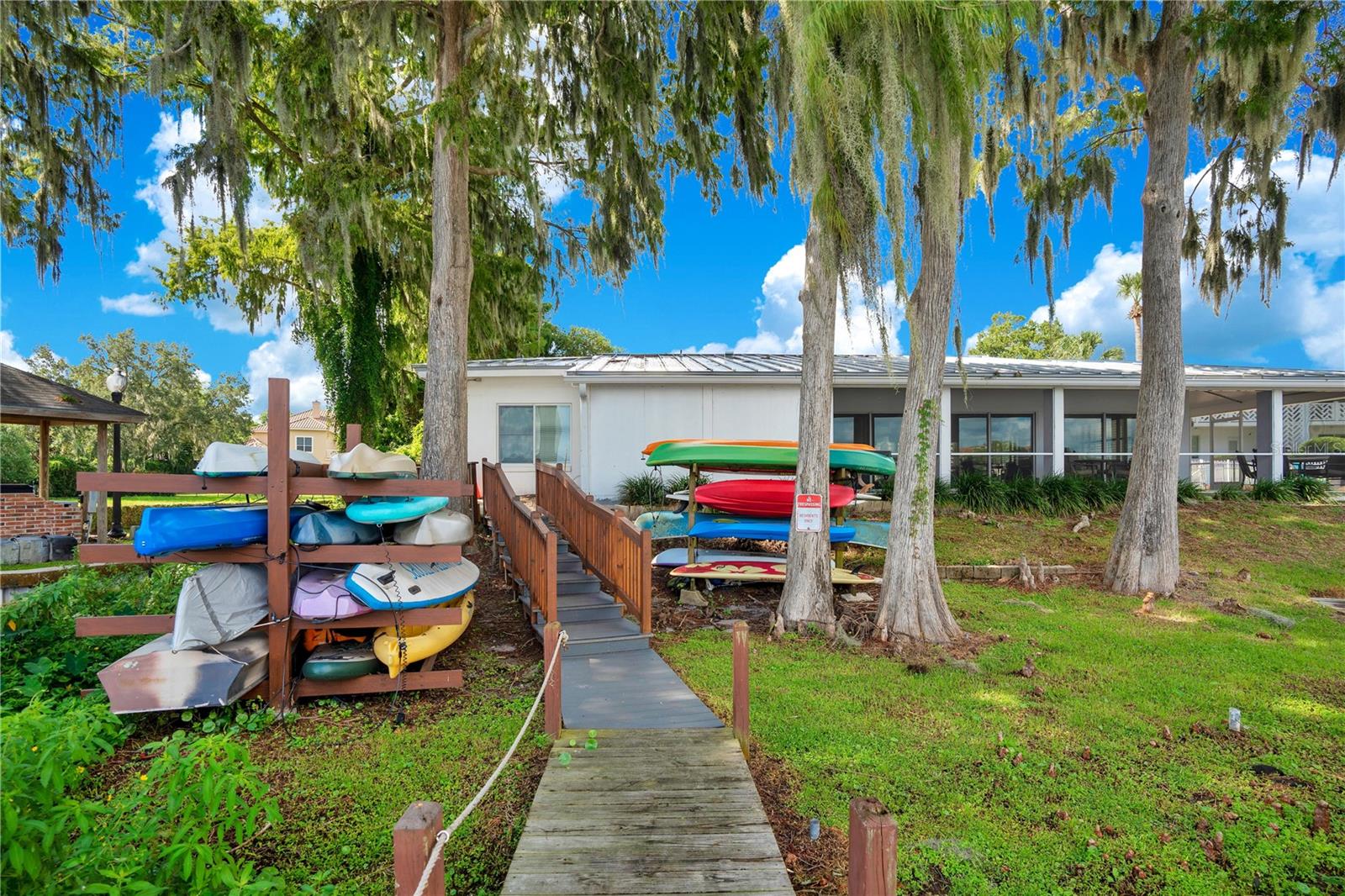 LAKE MAITLAND TERRACE APTS - Residential