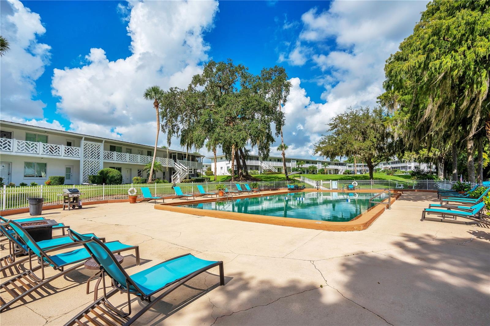 LAKE MAITLAND TERRACE APTS - Residential