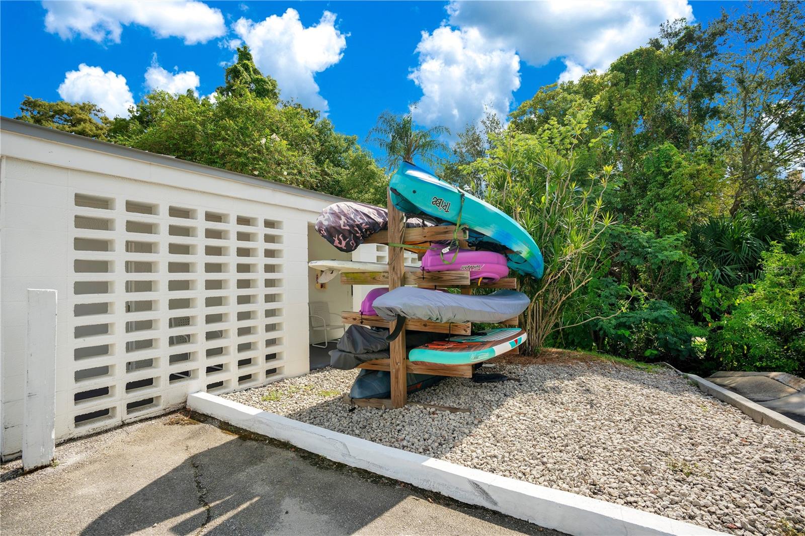 LAKE MAITLAND TERRACE APTS - Residential