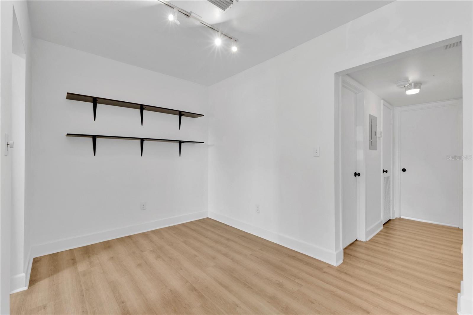 LAKE MAITLAND TERRACE APTS - Residential