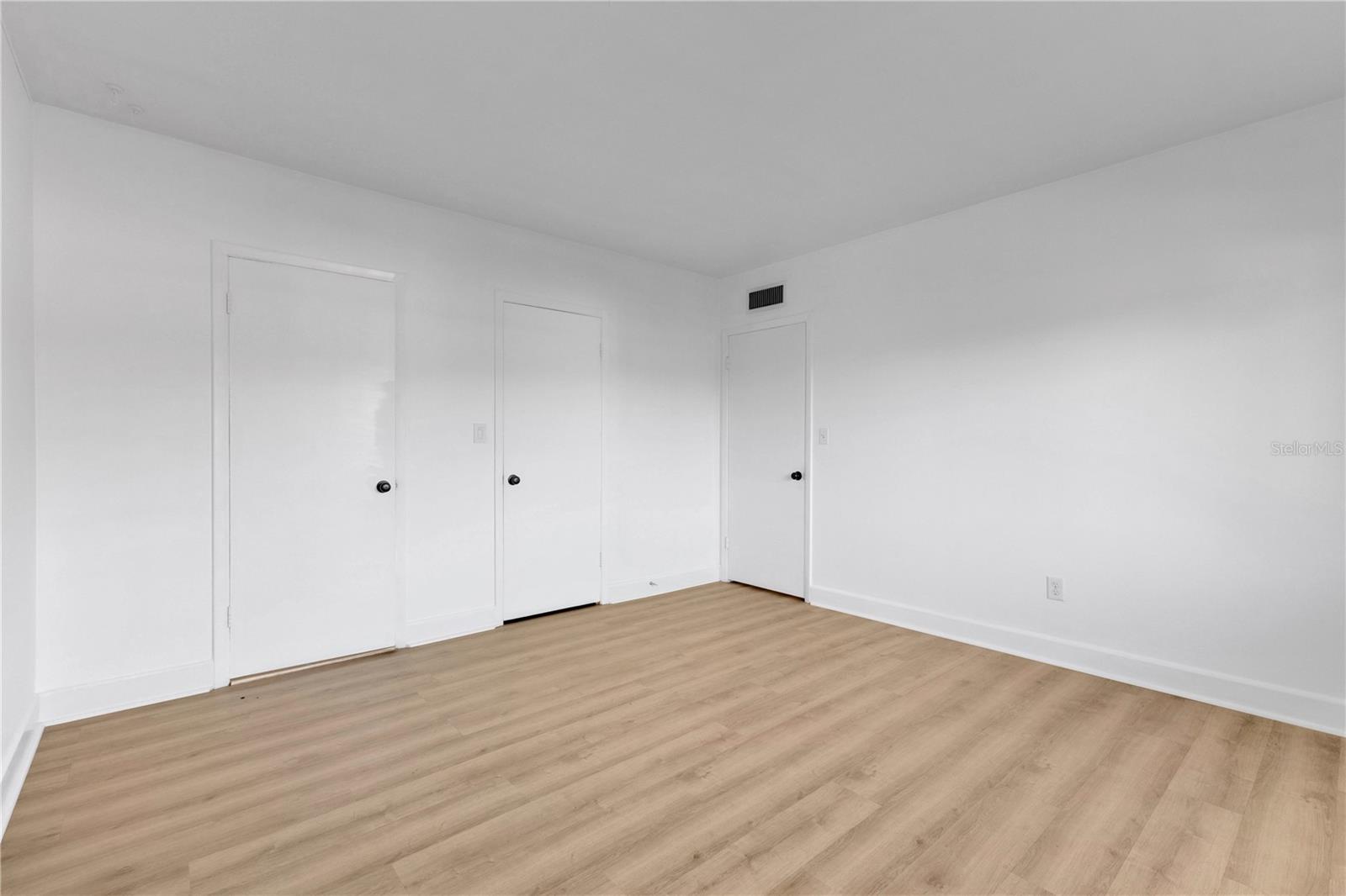 LAKE MAITLAND TERRACE APTS - Residential