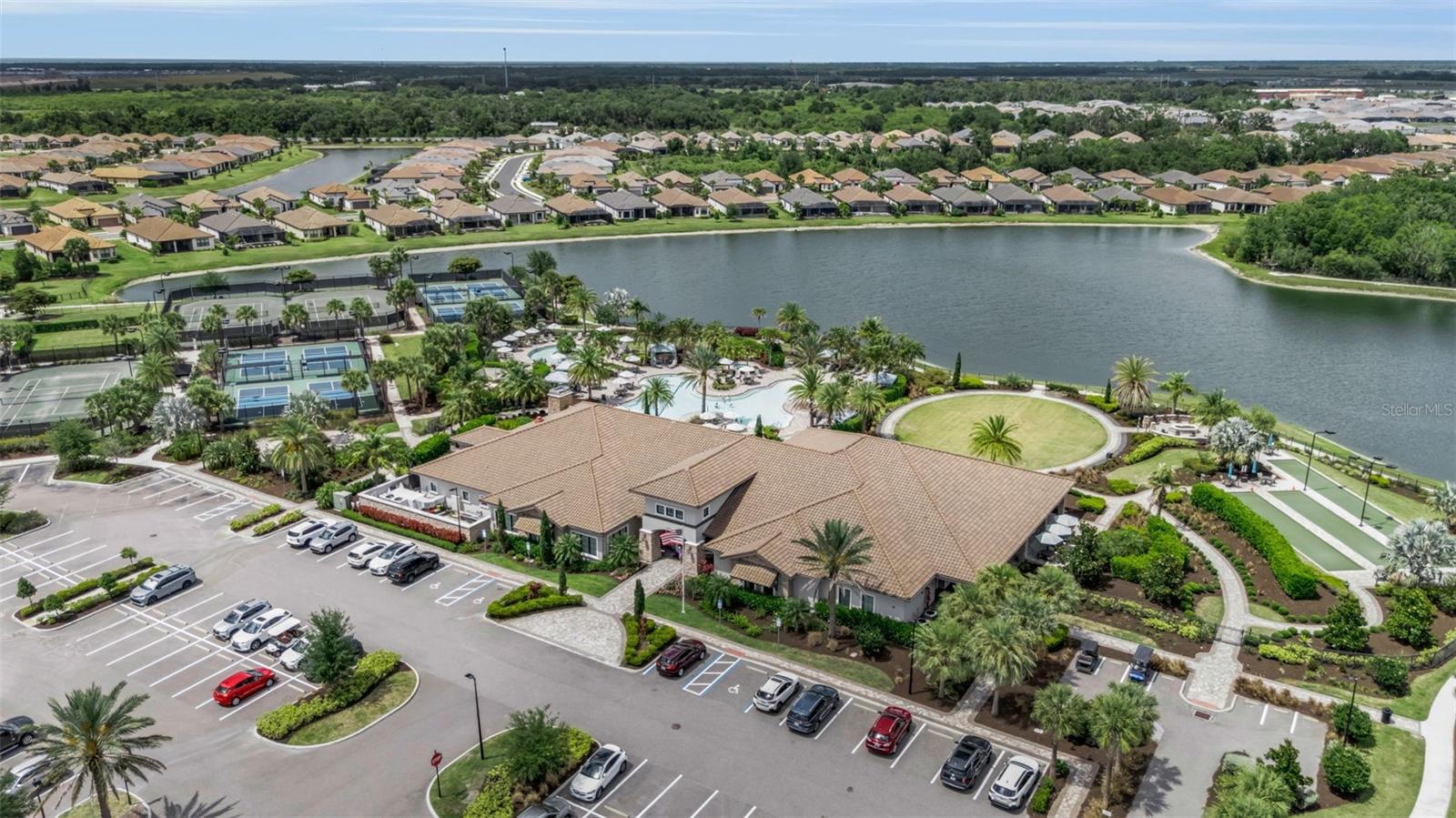 ESPLANADE NORTH AT ARTISAN LAKES SUBPH I - Residential