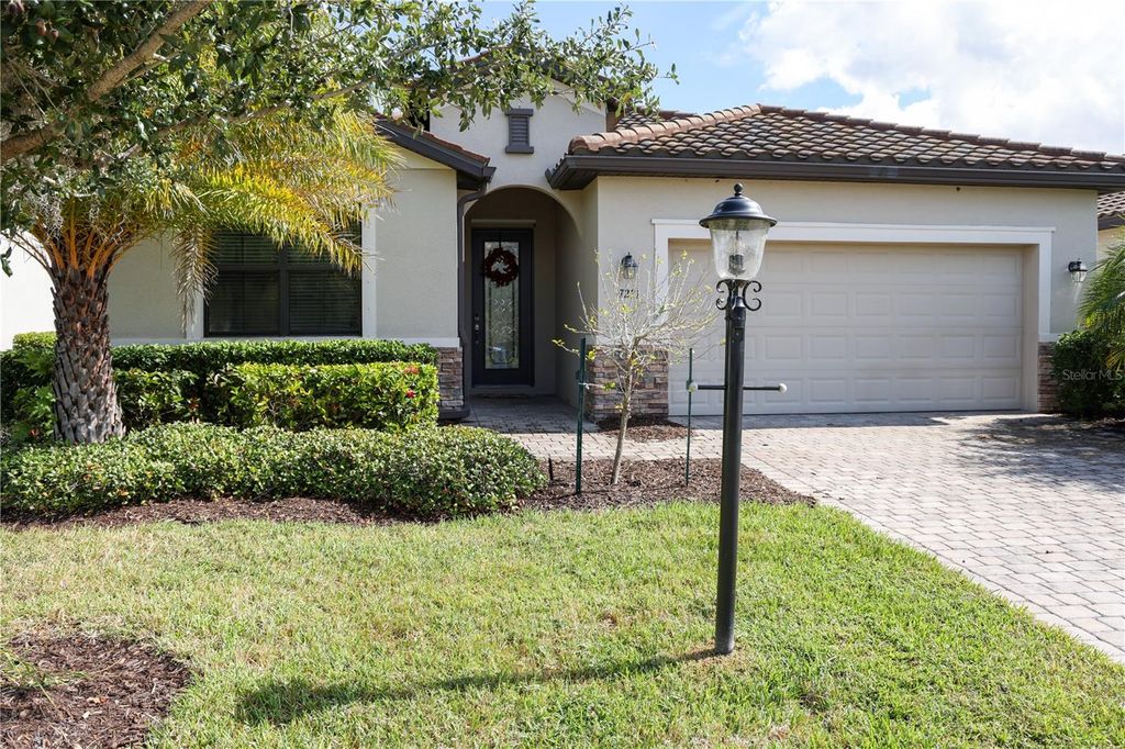 Photo of 17221 Blue Ridge Place, Lakewood Ranch, FL 34211 (MLS # A4670718)