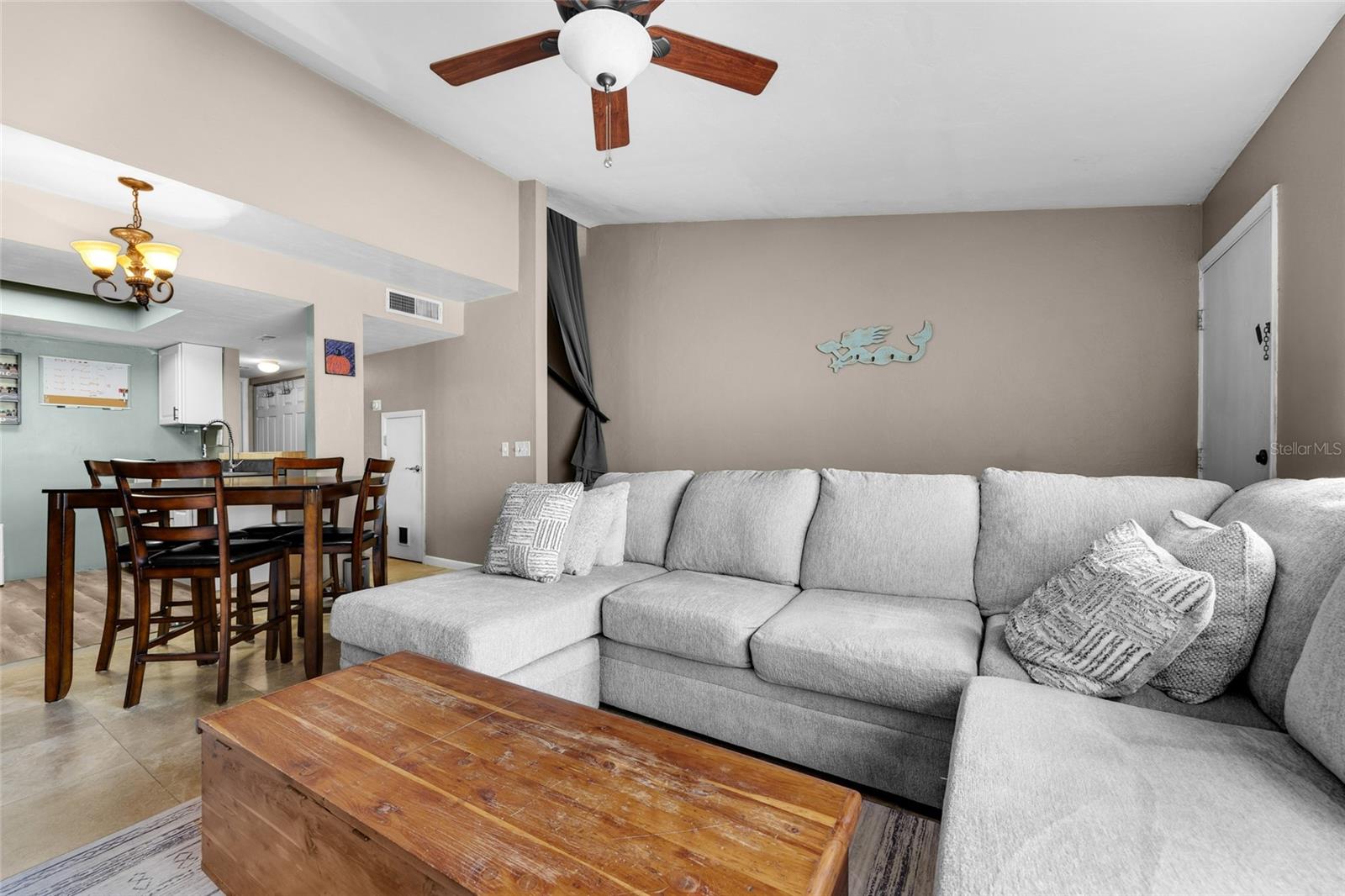 GRANTWOOD CONDO PH I - Residential