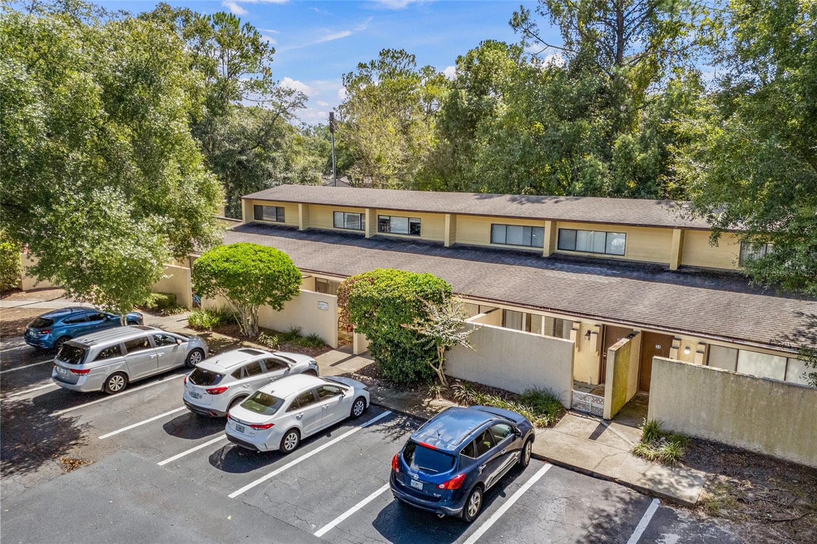 GRANTWOOD CONDO PH I - Residential