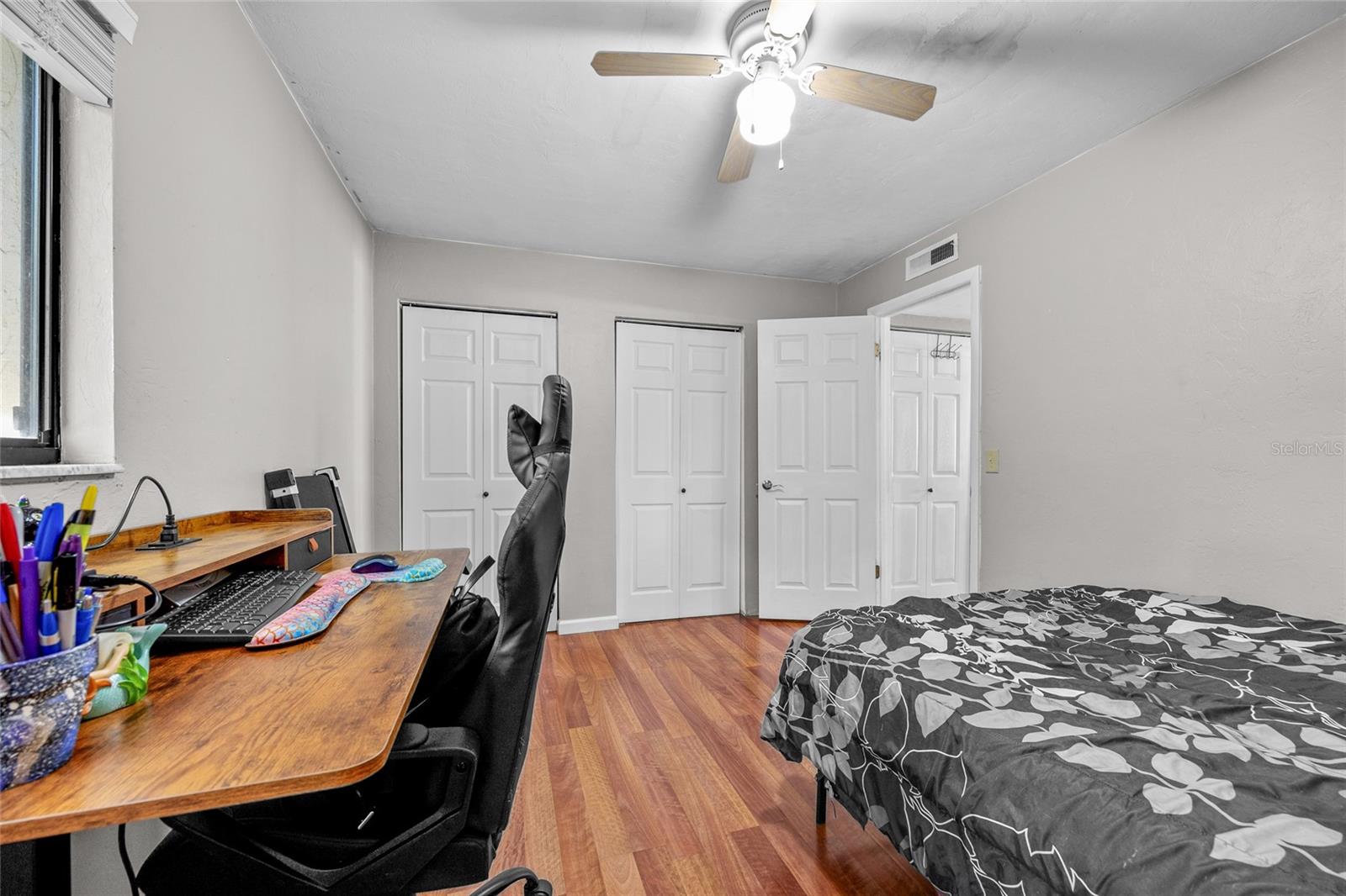GRANTWOOD CONDO PH I - Residential