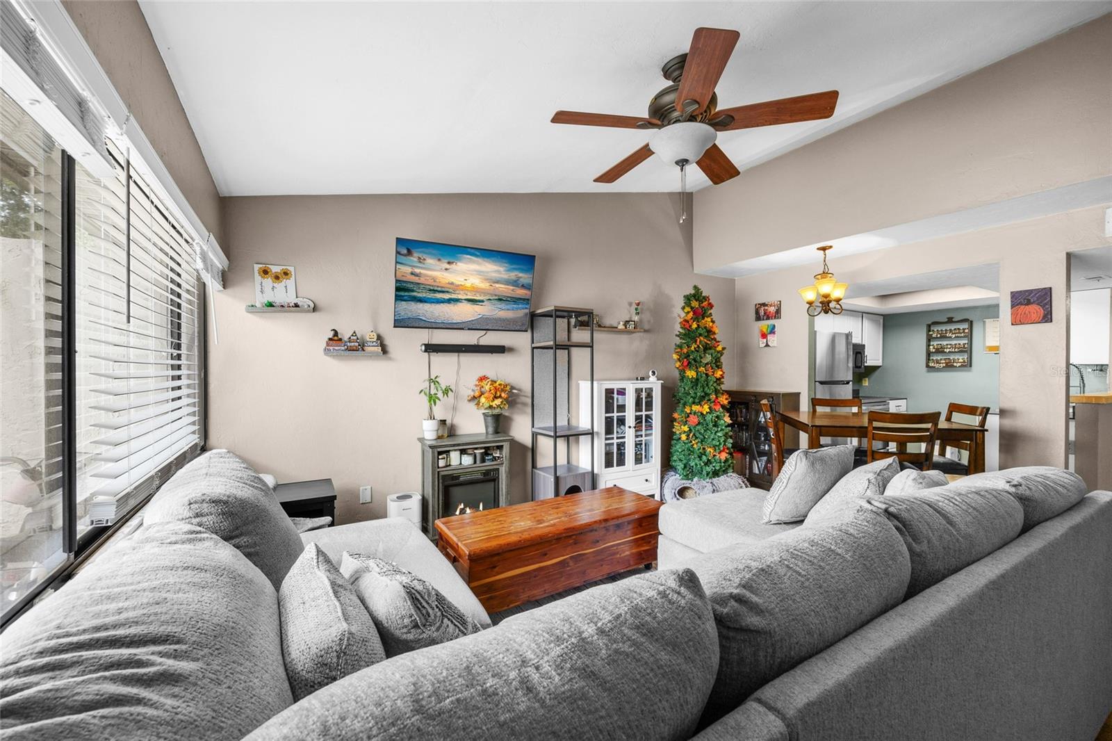 GRANTWOOD CONDO PH I - Residential